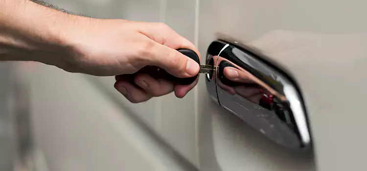 Why Choose Our Auto Locksmith Team in Des Moines, IA?