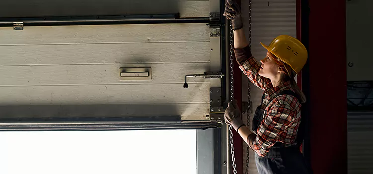 Addressing Common Garage Door Stoppage Issues in Des Moines, IA